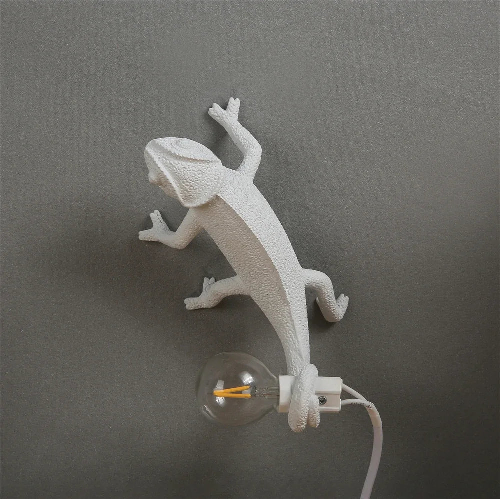 Lizard Be Dorm Wall Light close-up product view