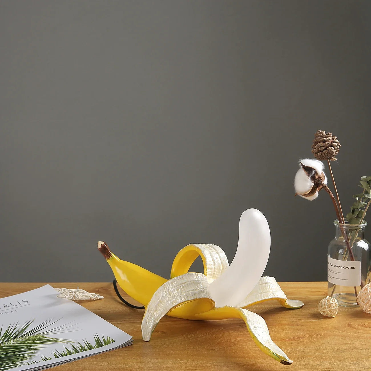 Nordic Modern Banana Led Night Lights Living Room Decoration GlassTable Lamps Bedroom Bedside Desk Lamp Home Decor Light Fixture