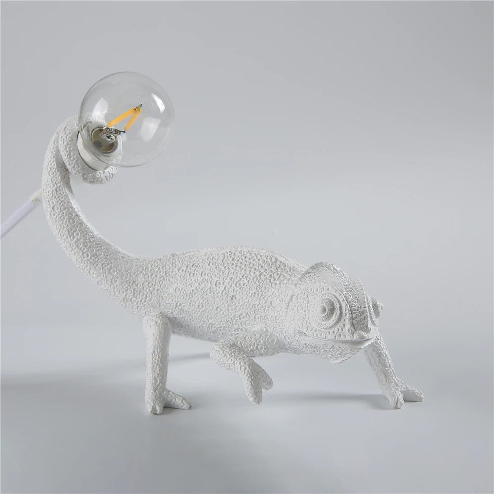 Lizard Be Dorm Wall Light design detail view