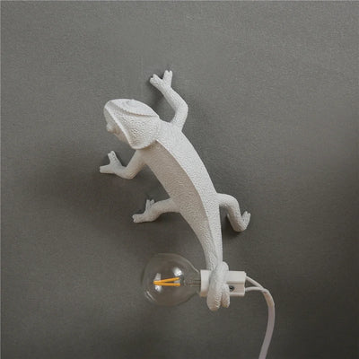 Lizard Be Dorm Wall Light close-up product view