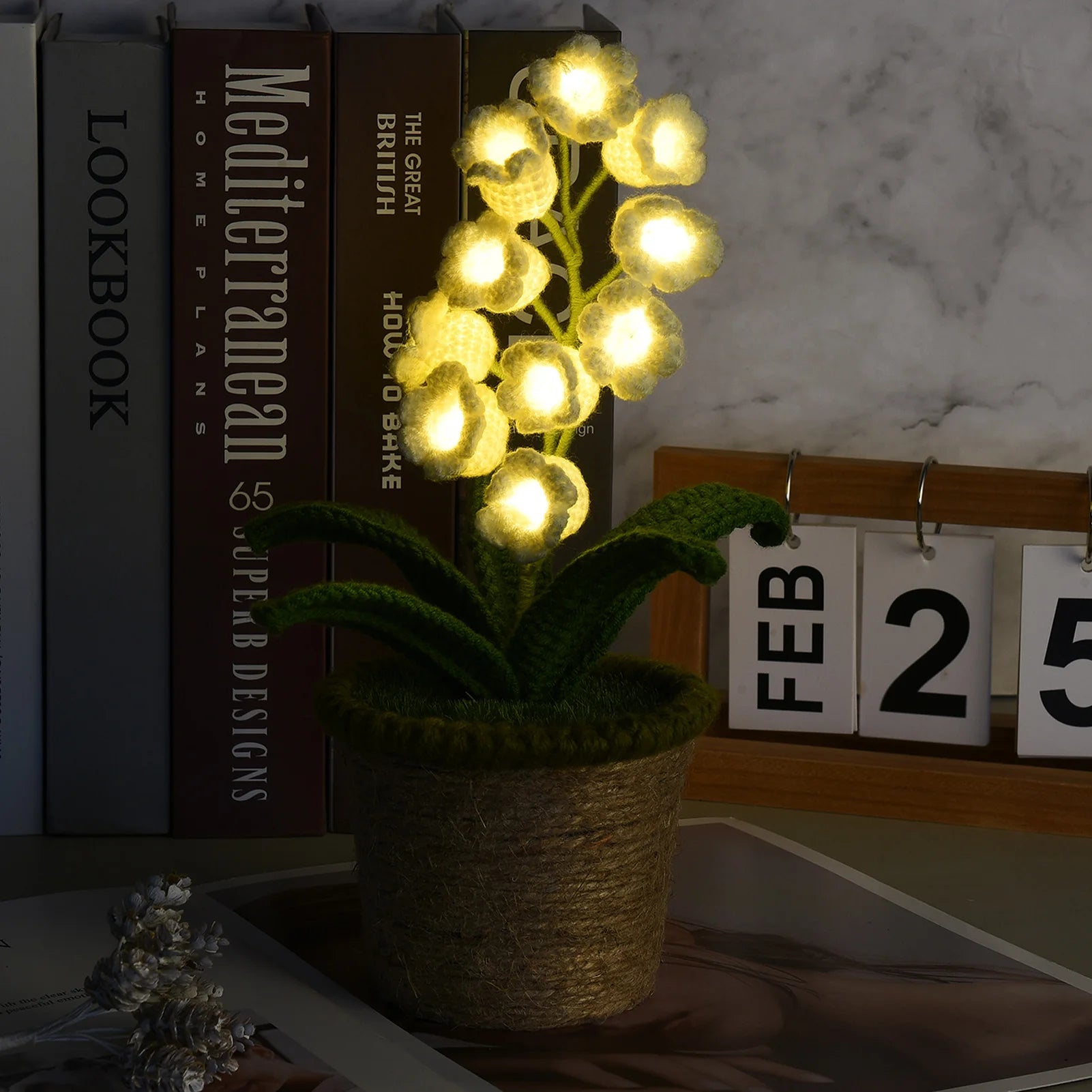 Flower Bedside Table Lamp USB design detail view